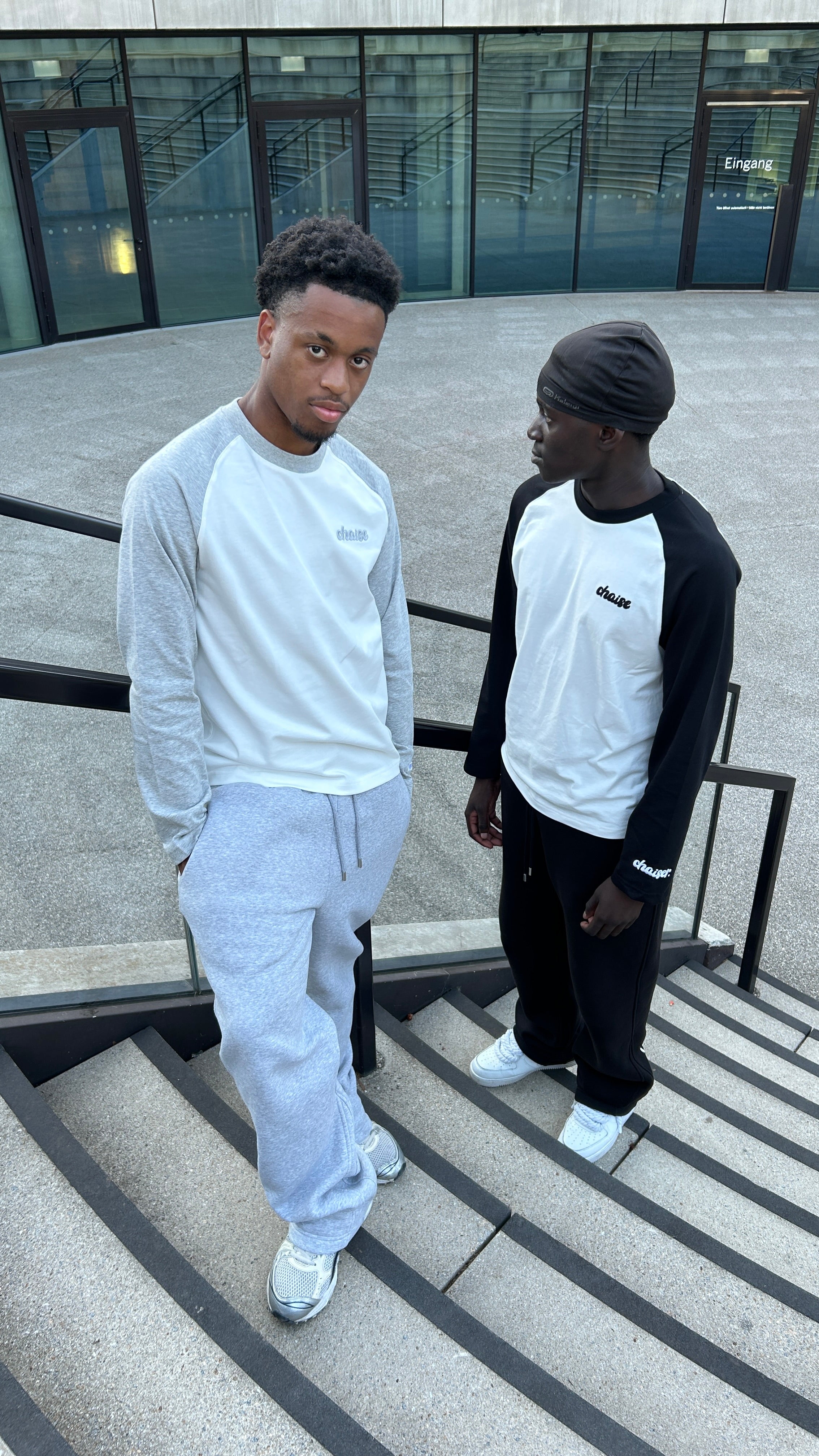 chaiser. White/Grey Longsleeve